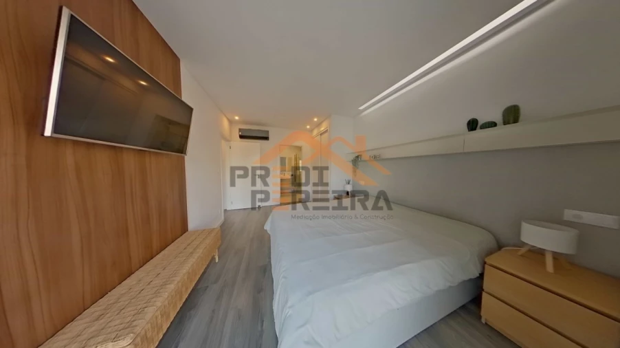 Apartamento T2 para Venda em Pontinha e Famões Foto 21