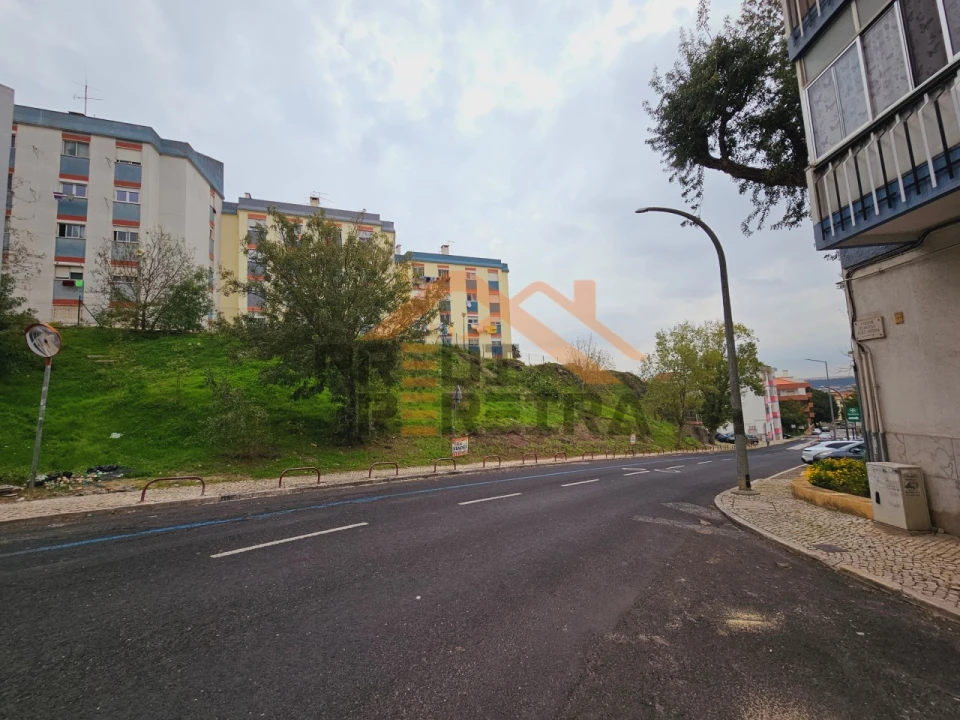 Terreno Comércio / Armazém para Venda em Ramada e Caneças Foto 6