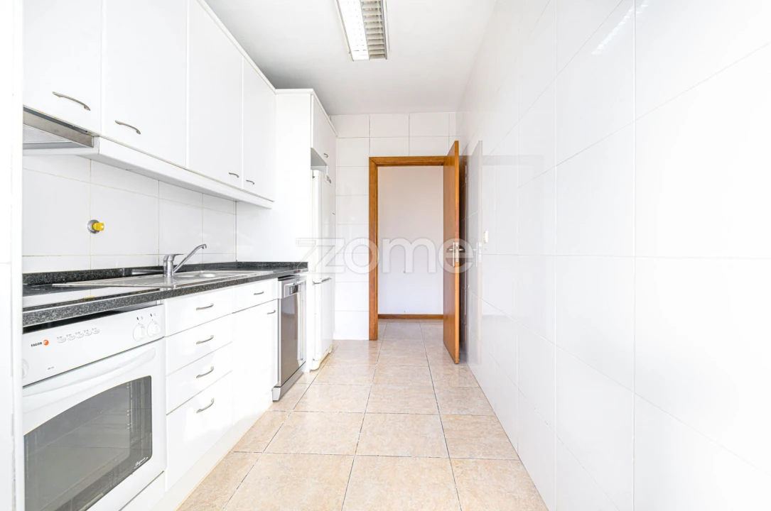 Apartamento T2 para Arrendamento em Valongo Foto 12