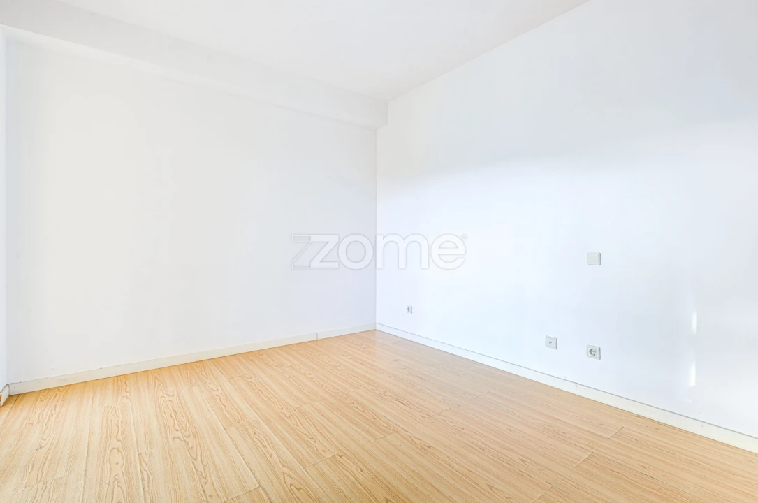 Apartamento T2 para Arrendamento em Valongo Foto 16