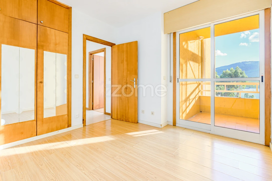 Apartamento T2 para Arrendamento em Valongo Foto 3