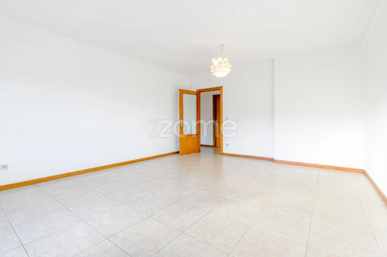 Apartamento T2 para Arrendamento em Valongo Foto 9