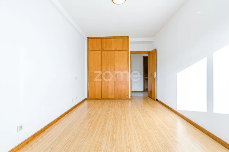 Apartamento T2 para Arrendamento em Valongo Foto 15