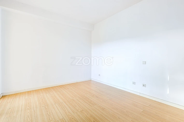 Apartamento T2 para Arrendamento em Valongo Foto 16