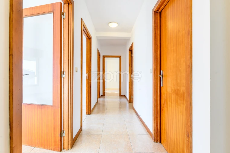 Apartamento T2 para Arrendamento em Valongo Foto 7