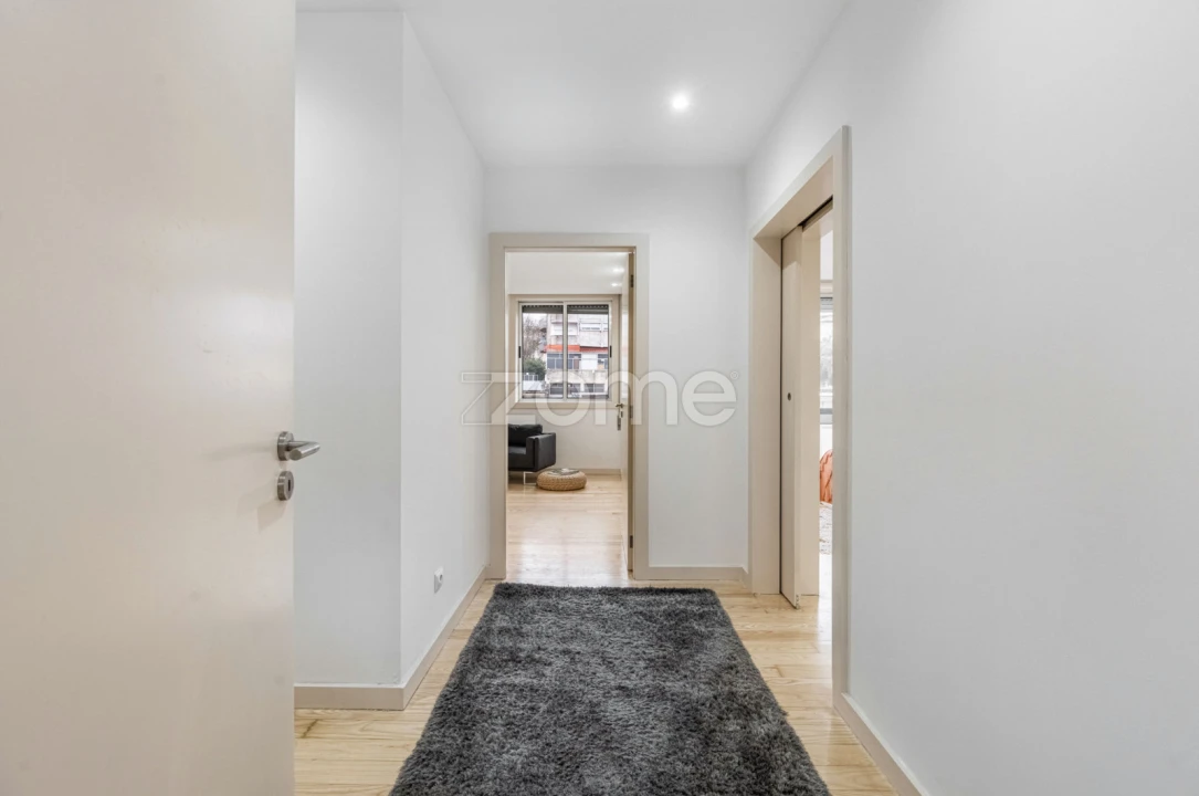 Apartamento T2 para Arrendamento em Lordelo do Ouro e Massarelos Foto 14
