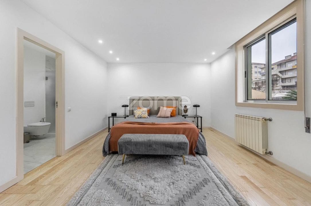 Apartamento T2 para Arrendamento em Lordelo do Ouro e Massarelos Foto 15