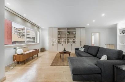 Apartamento T2 para Arrendamento em Lordelo do Ouro e Massarelos