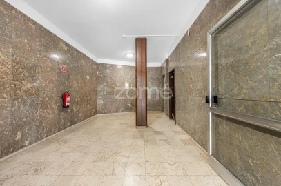 Apartamento T2 para Arrendamento em Lordelo do Ouro e Massarelos