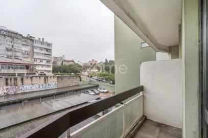 Apartamento T2 para Arrendamento em Lordelo do Ouro e Massarelos