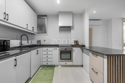 Apartamento T2 para Arrendamento em Lordelo do Ouro e Massarelos