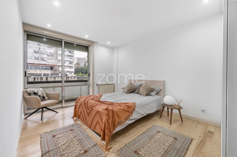 Apartamento T2 para Arrendamento em Lordelo do Ouro e Massarelos Foto 19