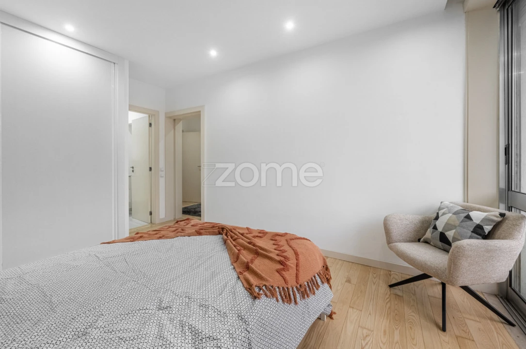 Apartamento T2 para Arrendamento em Lordelo do Ouro e Massarelos Foto 20