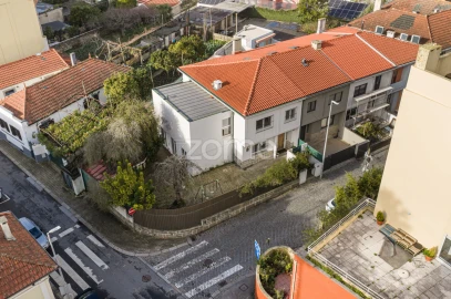 Moradia T4 para Venda em Lordelo do Ouro e Massarelos
