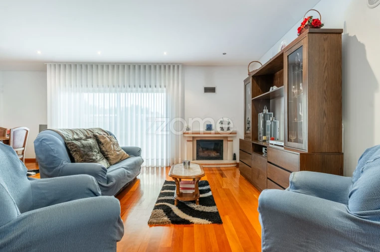 Moradia T3 para Venda em Mire de Tibães Foto 12