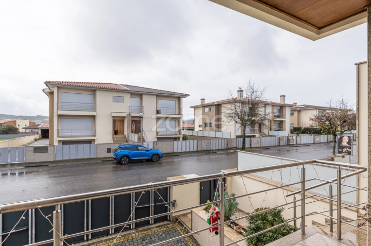 Moradia T3 para Venda em Mire de Tibães Foto 26