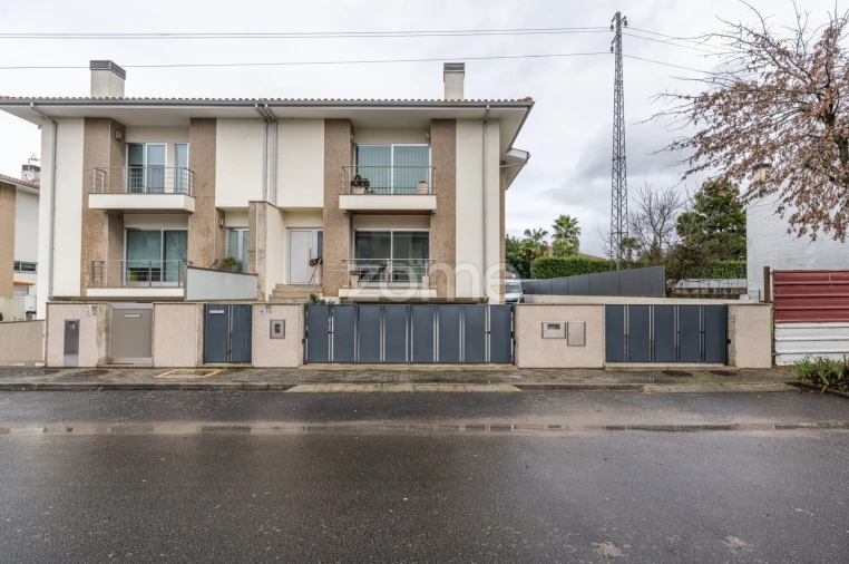 Moradia T3 para Venda em Mire de Tibães Foto 31