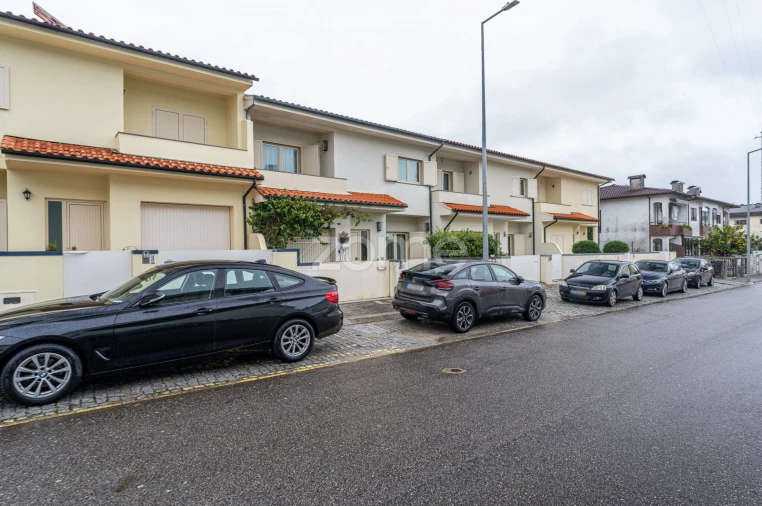 Moradia T4 para Venda em Santa Maria da Feira, Travanca, Sanfins e Espargo Foto 40