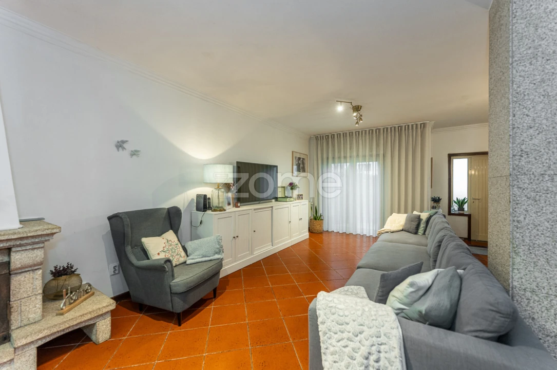 Moradia T4 para Venda em Santa Maria da Feira, Travanca, Sanfins e Espargo Foto 3