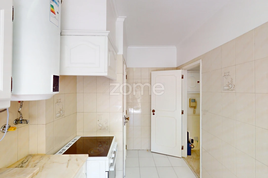 Apartamento T1 para Arrendamento em Carcavelos e Parede Foto 8