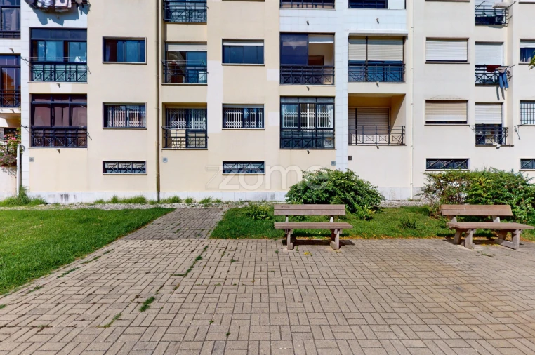 Apartamento T1 para Arrendamento em Carcavelos e Parede