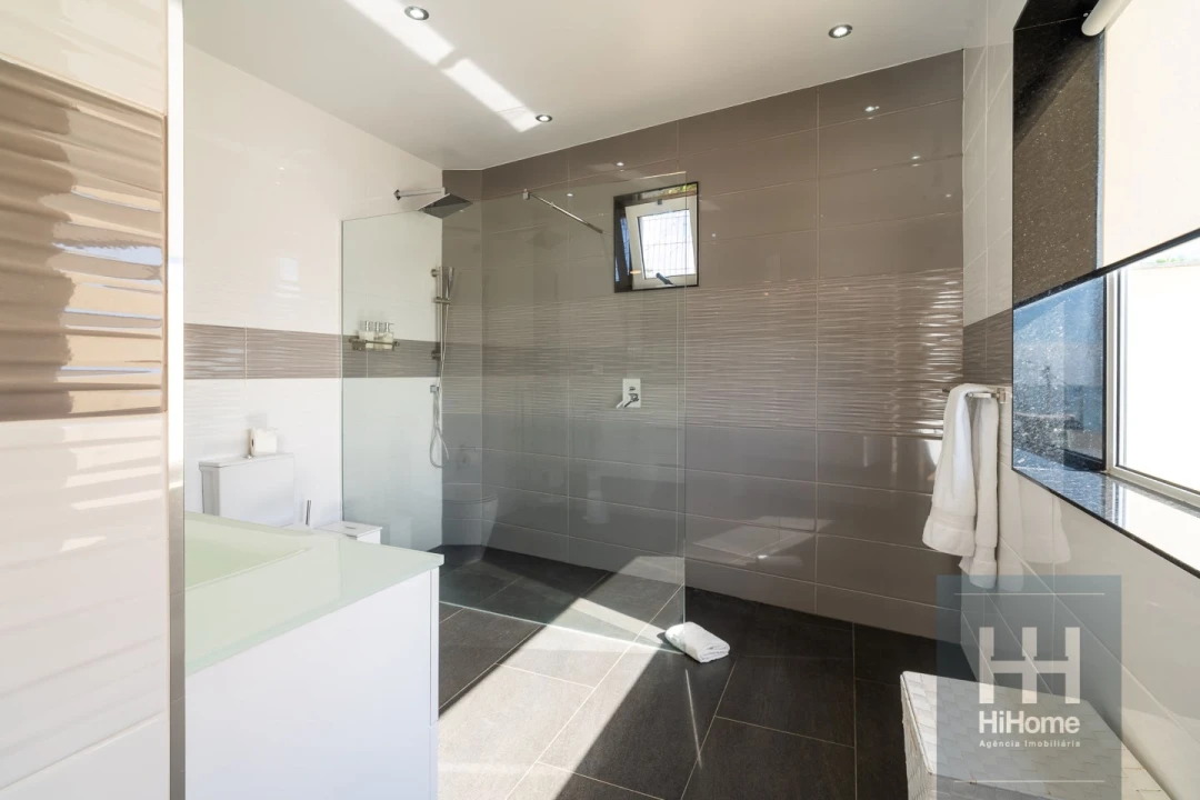 Moradia T3 para Venda em Caniço Foto 40