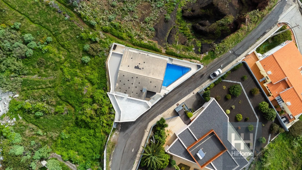 Moradia T3 para Venda em Caniço Foto 49