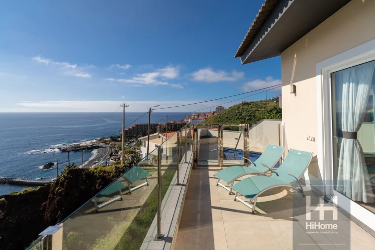 Moradia T3 para Venda em Caniço Foto 4