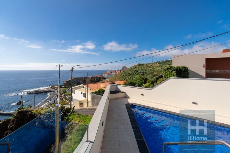 Moradia T3 para Venda em Caniço Foto 7