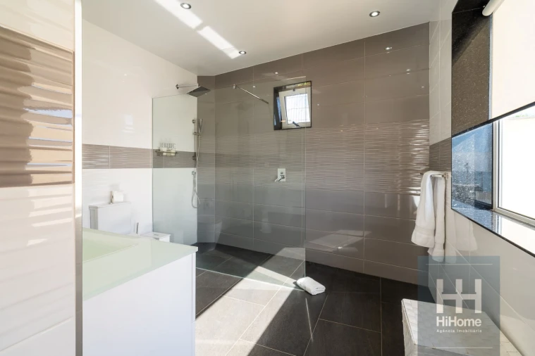 Moradia T3 para Venda em Caniço Foto 40