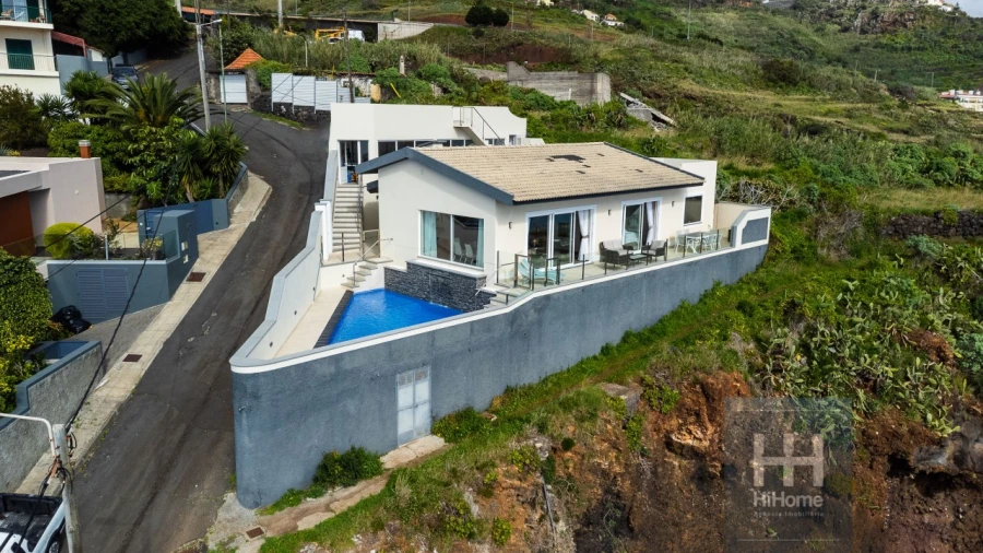 Moradia T3 para Venda em Caniço Foto 51