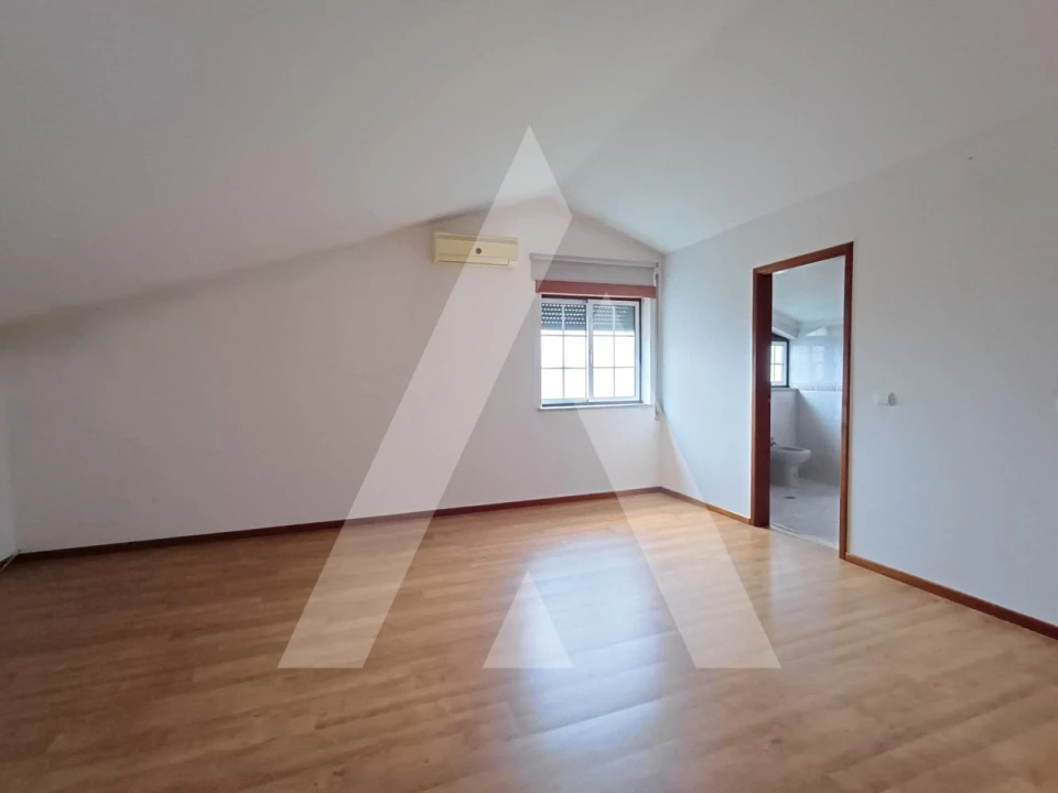 Moradia T3 para Venda em Viseu Foto 16