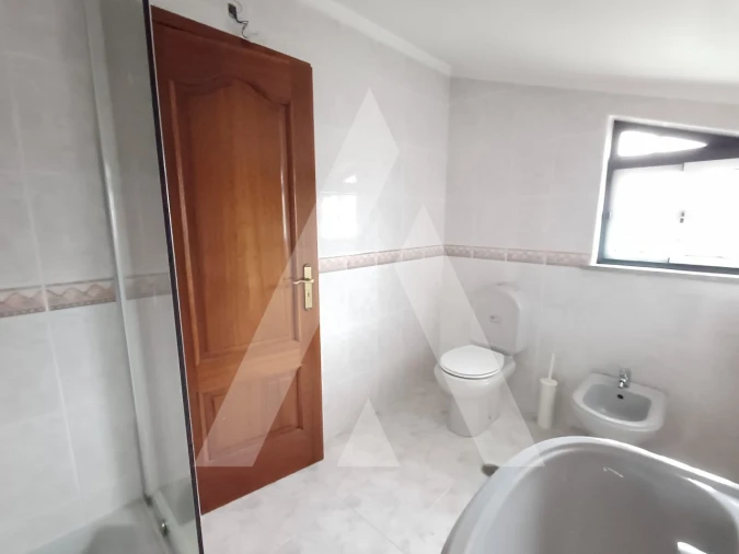 Moradia T3 para Venda em Viseu Foto 15