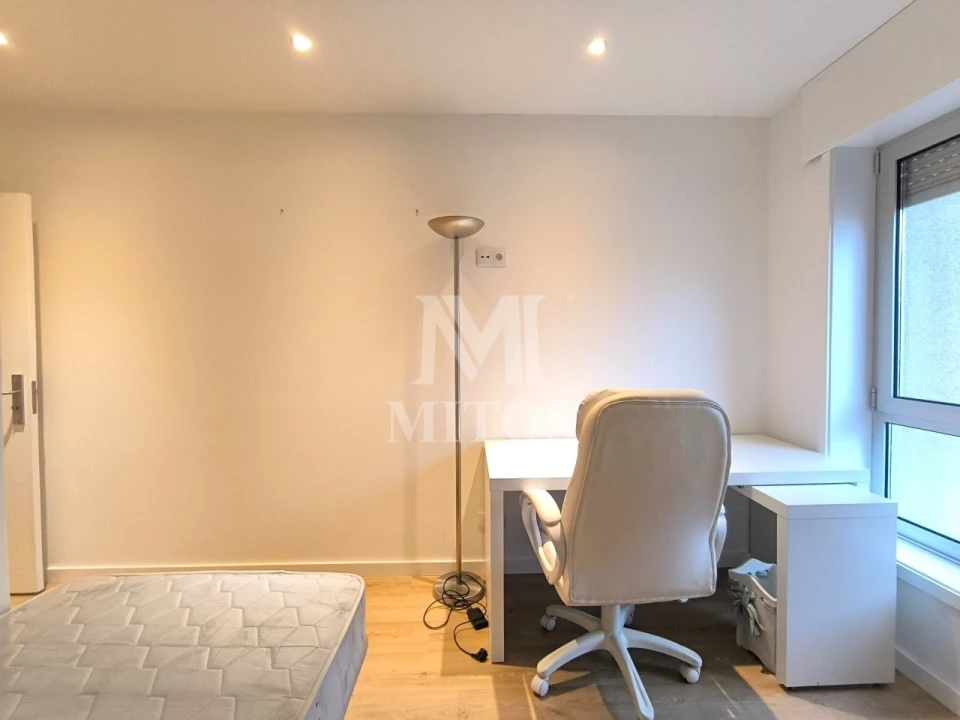 Apartamento T3 para Arrendamento em Santa Maria Maior e Monserrate e Meadela Foto 8