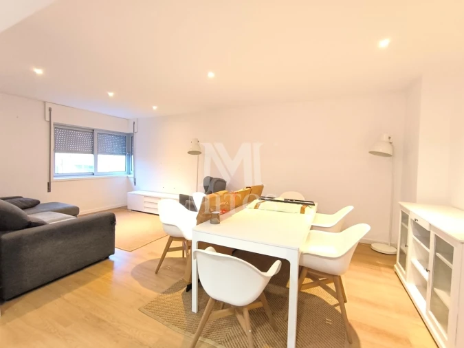 Apartamento T3 para Arrendamento em Santa Maria Maior e Monserrate e Meadela Foto 4