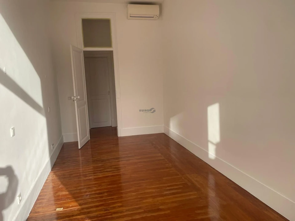 Apartamento T2 para Arrendamento em Santa Maria Maior Foto 15