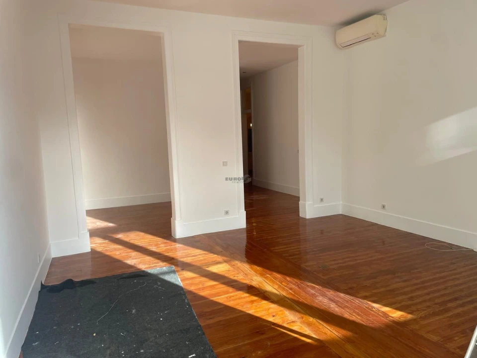 Apartamento T2 para Arrendamento em Santa Maria Maior Foto 22