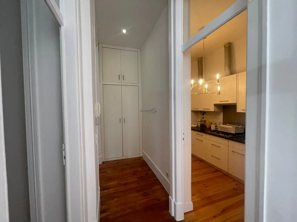 Apartamento T2 para Arrendamento em Santa Maria Maior Foto 4