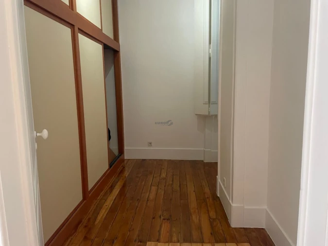 Apartamento T2 para Arrendamento em Santa Maria Maior Foto 3