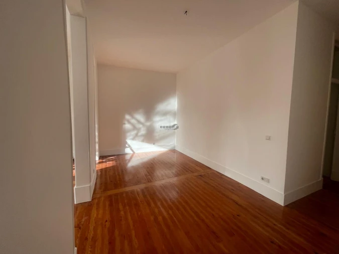 Apartamento T2 para Arrendamento em Santa Maria Maior Foto 13