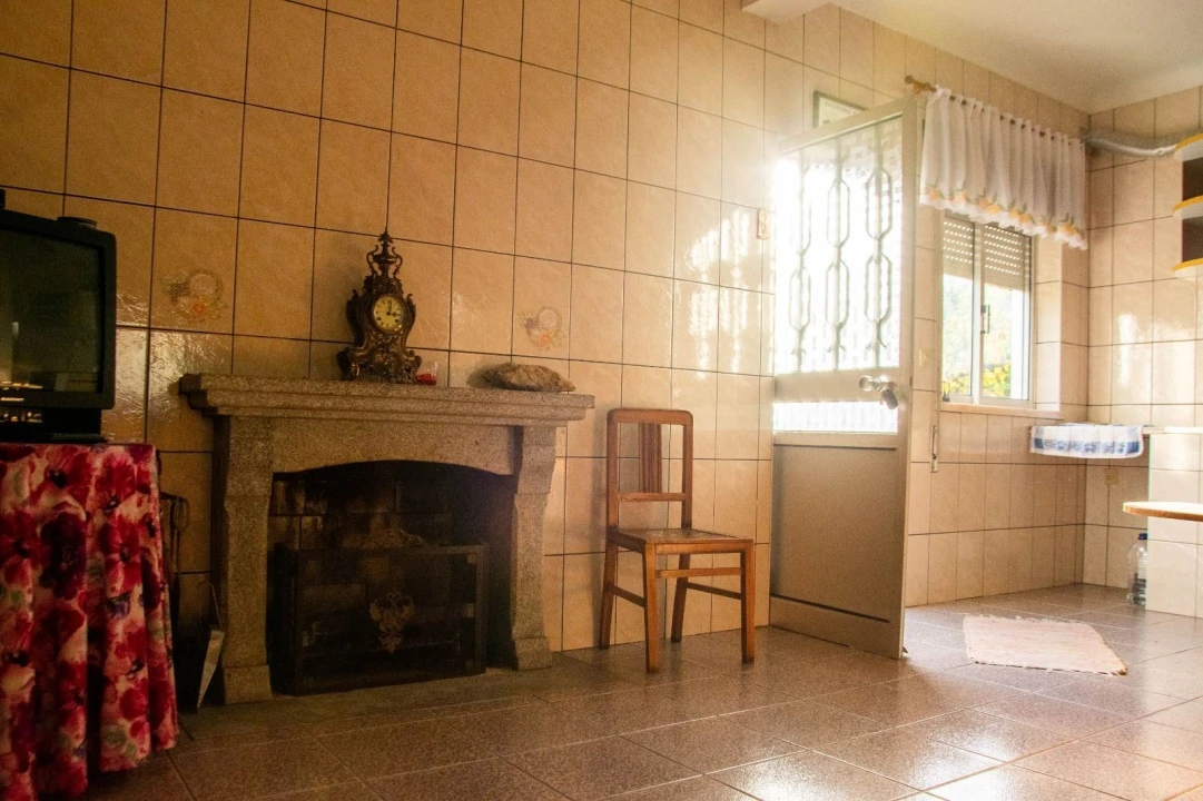 Moradia T3 para Venda em Freixo de Numão Foto 2