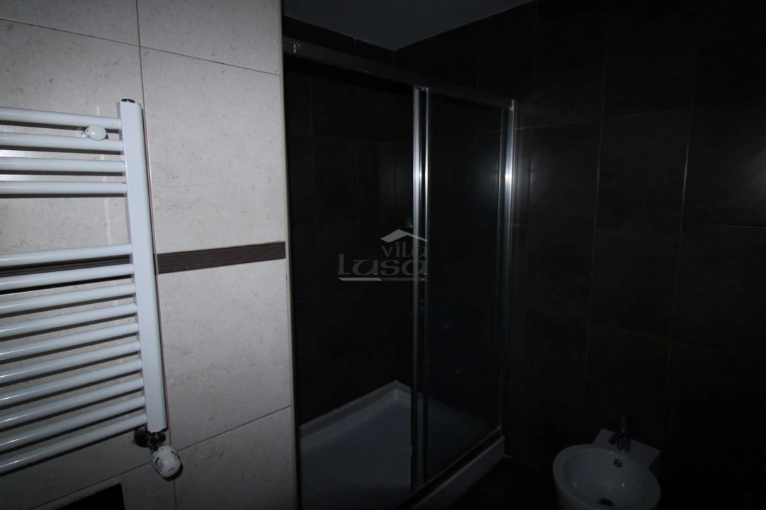 Moradia T2 para Arrendamento em Santa Marinha e São Pedro da Afurada Foto 3