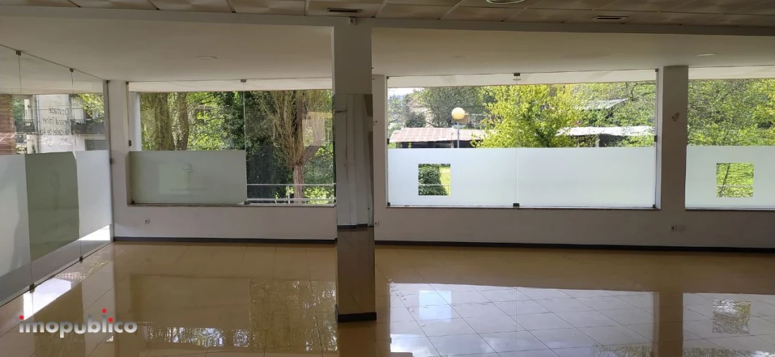 Loja para Arrendamento em Vila Verde e Barbudo Foto 2