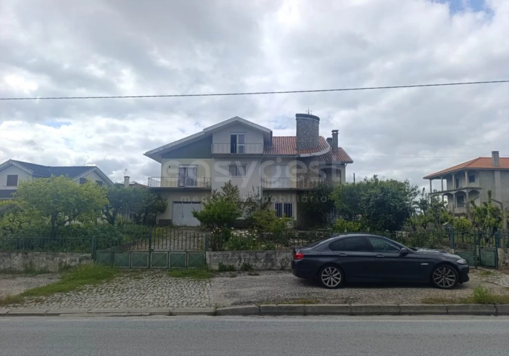 Moradia T3 para Venda em Nogueira do Cravo Foto 2