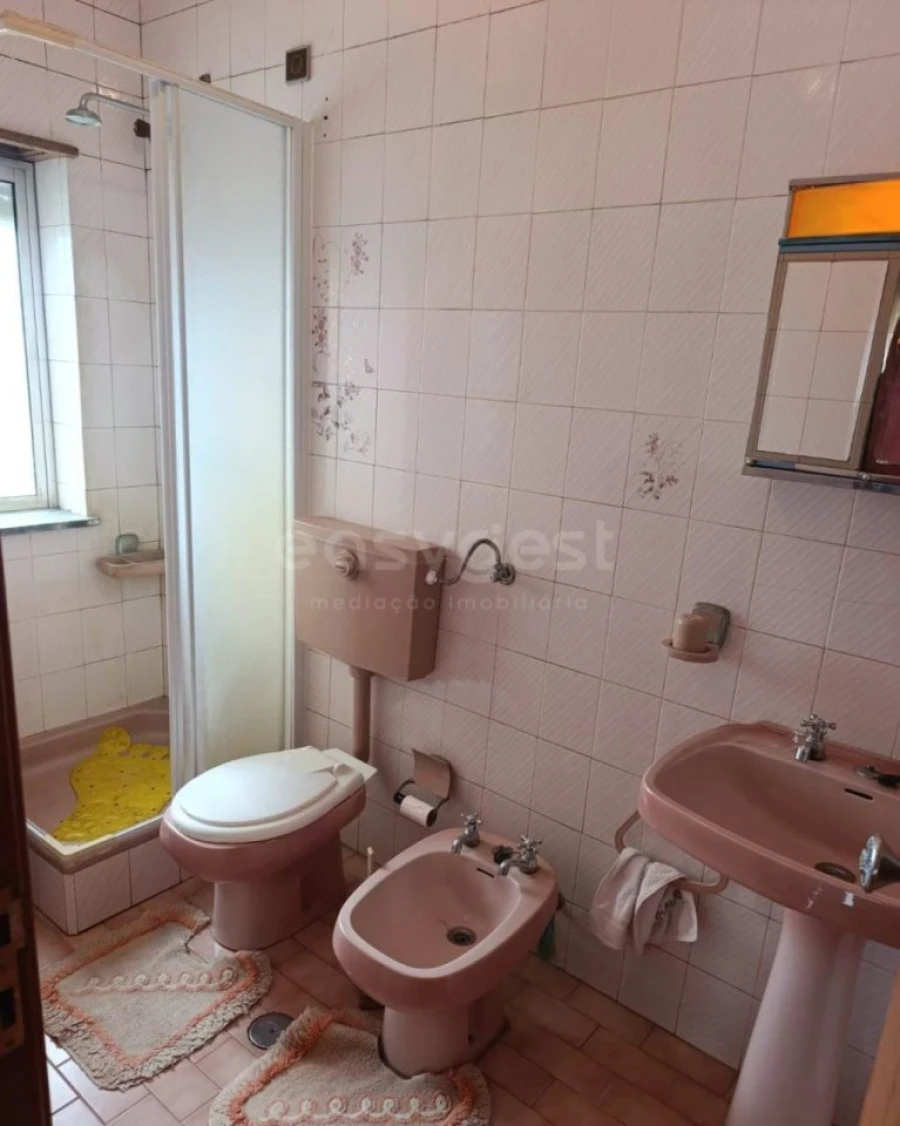 Moradia T3 para Venda em Nogueira do Cravo Foto 7