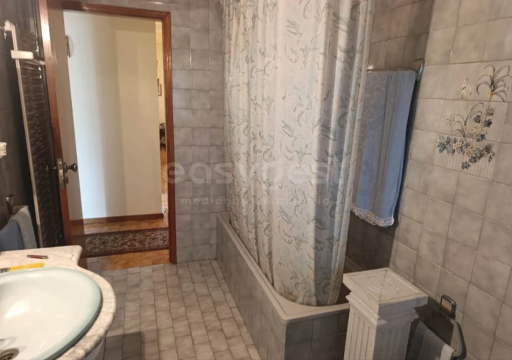 Moradia T3 para Venda em Nogueira do Cravo Foto 9