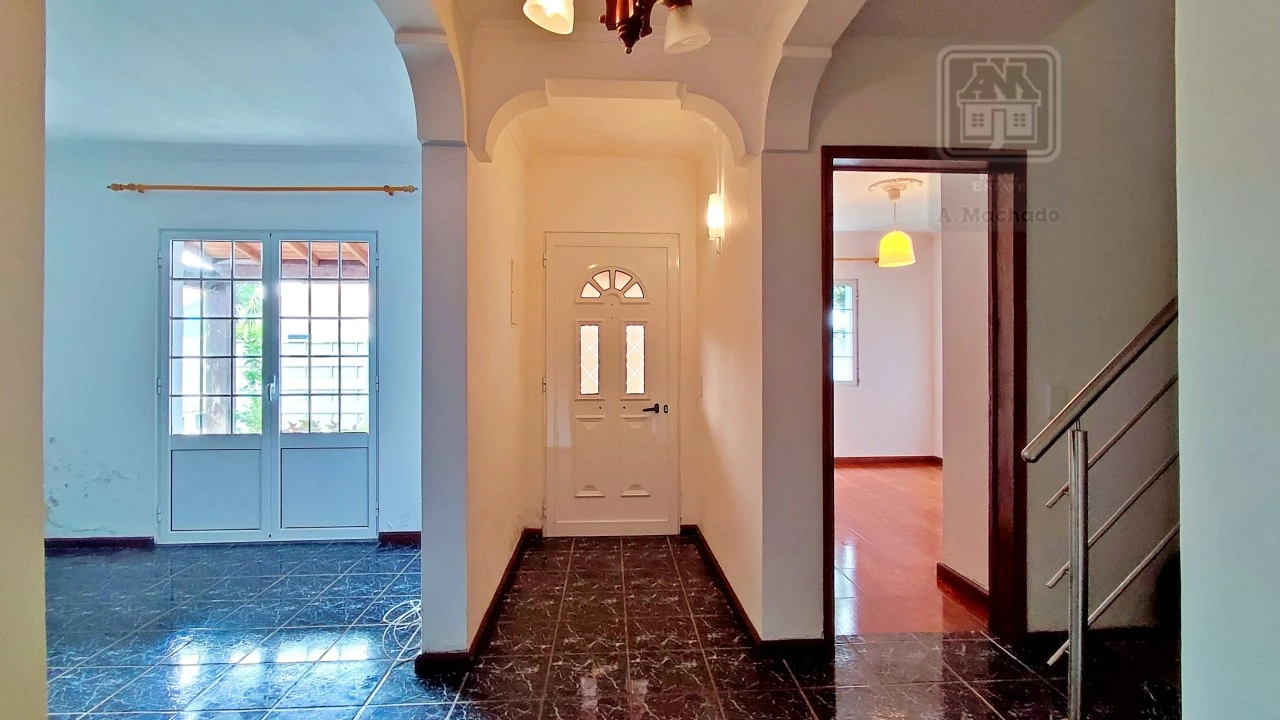 Moradia T3 para Venda em Pico da Pedra Foto 11