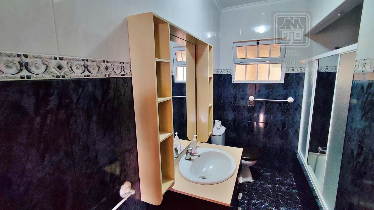 Moradia T3 para Venda em Pico da Pedra Foto 23