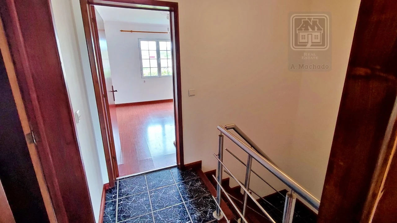 Moradia T3 para Venda em Pico da Pedra Foto 30