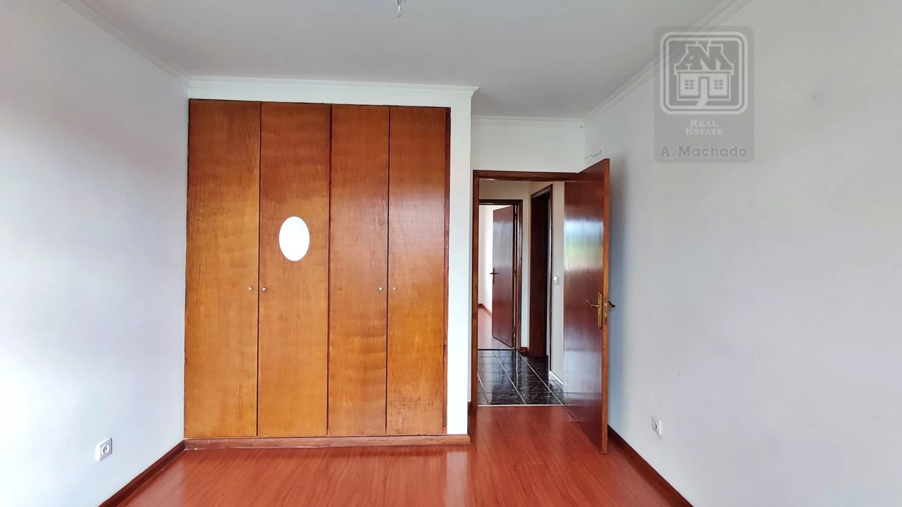 Moradia T3 para Venda em Pico da Pedra Foto 31